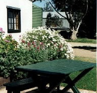 Dunalan Host Farm Cottage - Accommodation Batemans Bay
