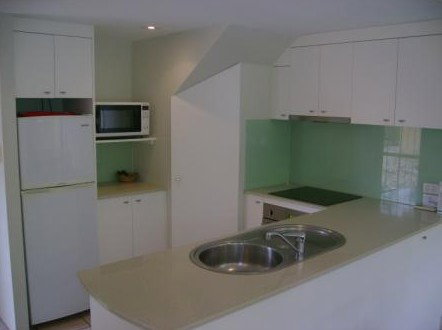 A Tropical Nite - Accommodation Batemans Bay 1