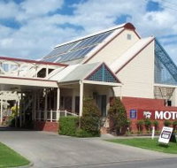 Riverboat Lodge Motor Inn