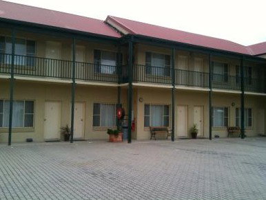 Golden Guitar Motor Inn - Accommodation Batemans Bay 3