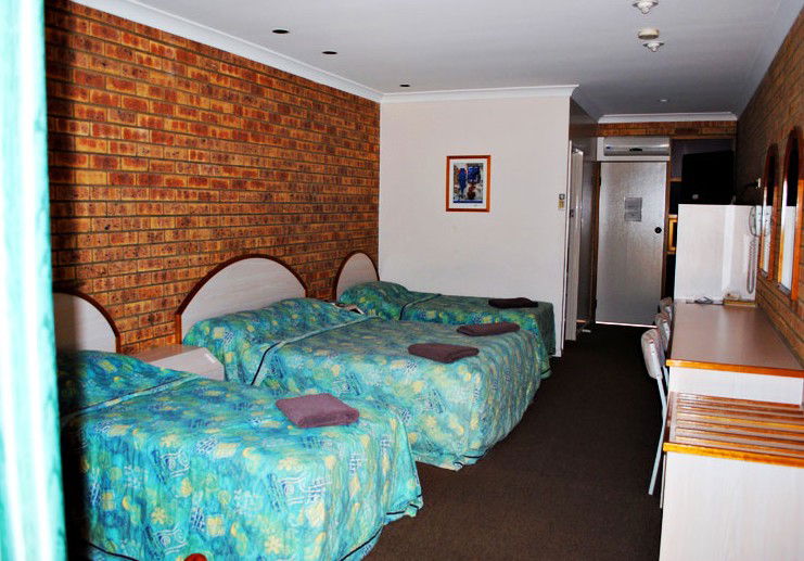 Longreach QLD Accommodation Batemans Bay