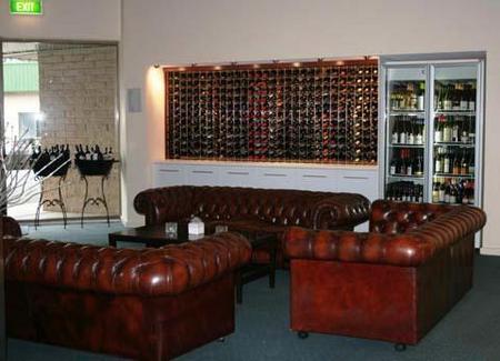 International Motor Inn - Accommodation Batemans Bay 0