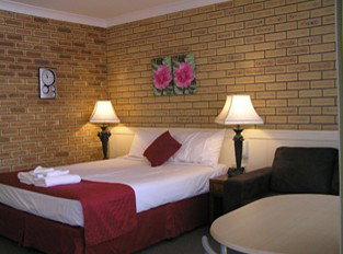Blue Violet Motor Inn - Accommodation Batemans Bay 0