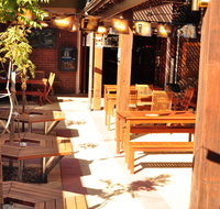 Brecknock Hotel - Accommodation Batemans Bay