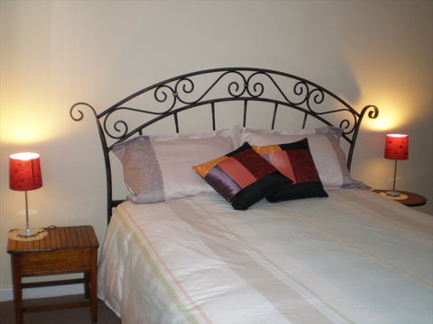 Bella Rosa Cottage - Accommodation Batemans Bay 0