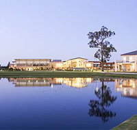 The Crowne Plaza Hotel - Accommodation Batemans Bay