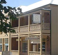 Cobb  Co Court Boutique Hotel - Accommodation Batemans Bay