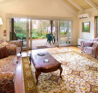 Double Nut Chalets - Accommodation Batemans Bay