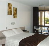 The Edge Hotel - Accommodation Batemans Bay