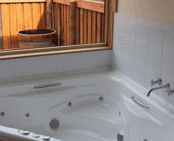 Tullah Lakeside Chalets - Accommodation Batemans Bay 2