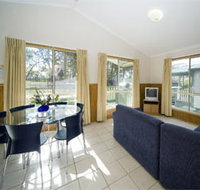 Swan Lake Holiday Park - Accommodation Batemans Bay
