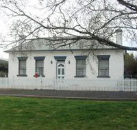 Batt's Cottage - Accommodation Batemans Bay