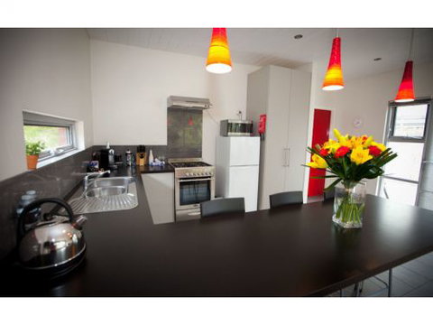 Hanover Bay Studio Apartments - Accommodation Batemans Bay 1