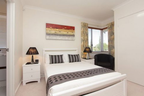 Tea Tree Manor - Accommodation Batemans Bay 3