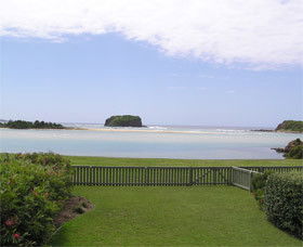 Waterfront Villa - Accommodation Batemans Bay 0