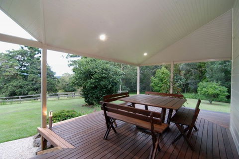Fernridge Farm Cottage - Accommodation Batemans Bay 4
