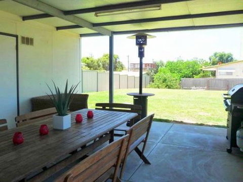 Lancelin Accommodation Service - Accommodation Batemans Bay 2