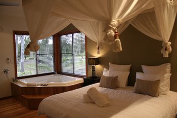 Lake Weyba Cottages Noosa - Accommodation Batemans Bay 4