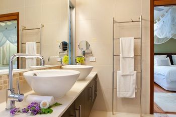 Lake Weyba Cottages Noosa - Accommodation Batemans Bay 11