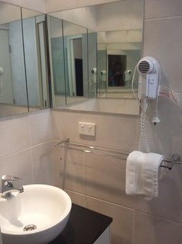 L'Auberge Noosa - Accommodation Batemans Bay 2