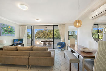 Santorini Twin Waters - Accommodation Batemans Bay 37