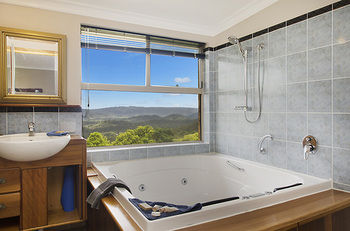 Artisan Spa Views - Accommodation Batemans Bay 8