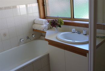 Australian Home Away @ Doncaster Andersons Creek 2 - Accommodation Batemans Bay 0