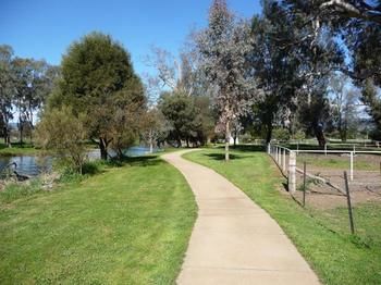 The Tumut Motor Inn - Accommodation Batemans Bay 3