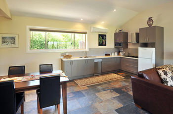 Langbrook Estate Cottages - Accommodation Batemans Bay 10