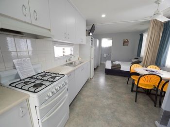Alex Beach Cabins - Accommodation Batemans Bay 32