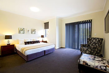 Astina Serviced Apartments - Central - Accommodation Batemans Bay 2