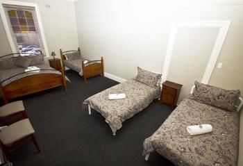 Peden's Hotel - Accommodation Batemans Bay 6