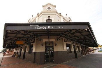 Peden's Hotel - Accommodation Batemans Bay 9