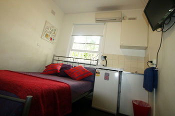 Zing Backpackers - Accommodation Batemans Bay 6