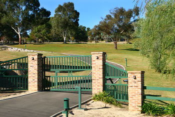 Relaxin - Accommodation Batemans Bay 5