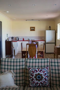 The Wattle Lodge - Accommodation Batemans Bay 16