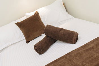 Mad Monkey Backpackers On Broadway - Adults Only - Accommodation Batemans Bay 2