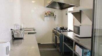 Mad Monkey Backpackers On Broadway - Adults Only - Accommodation Batemans Bay 18