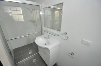 Balmain 2 Mont Furnished Apartment - Accommodation Batemans Bay 2