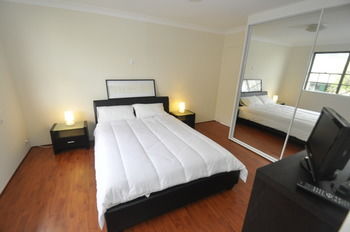 Balmain 2 Mont Furnished Apartment - Accommodation Batemans Bay 4