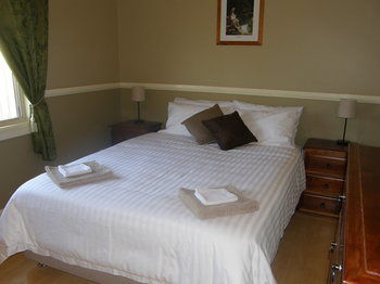37 Queen Gloucester - Accommodation Batemans Bay 6