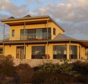 Dolphin Holiday House - Accommodation Batemans Bay