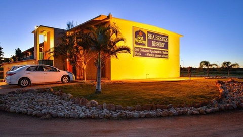BEST WESTERN Sea Breeze Resort - Accommodation Batemans Bay 0