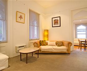 Roxburgh House Apartments - Accommodation Batemans Bay 1