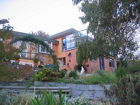 Alexanders Airport Accommodation - Accommodation Batemans Bay 0
