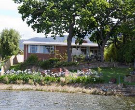 Waterside Accommodation - Derwent Hideaway - Accommodation Batemans Bay 0
