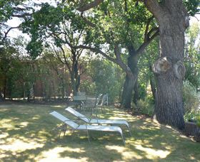 Waterside Accommodation - Derwent Hideaway - Accommodation Batemans Bay 4