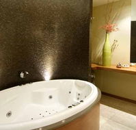 Hepburn Spa Pavilions - Saffron - Accommodation Batemans Bay