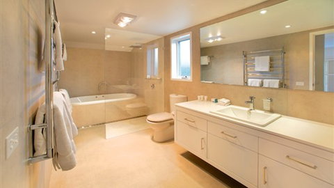 Plantation House At Whitecliffs - Accommodation Batemans Bay 4