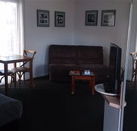 Budget On The Lake - Accommodation Batemans Bay
